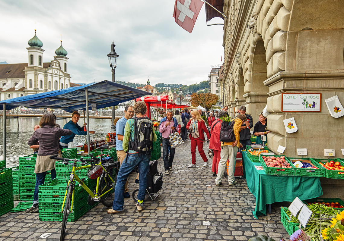 Menschen am Luzerner Markt